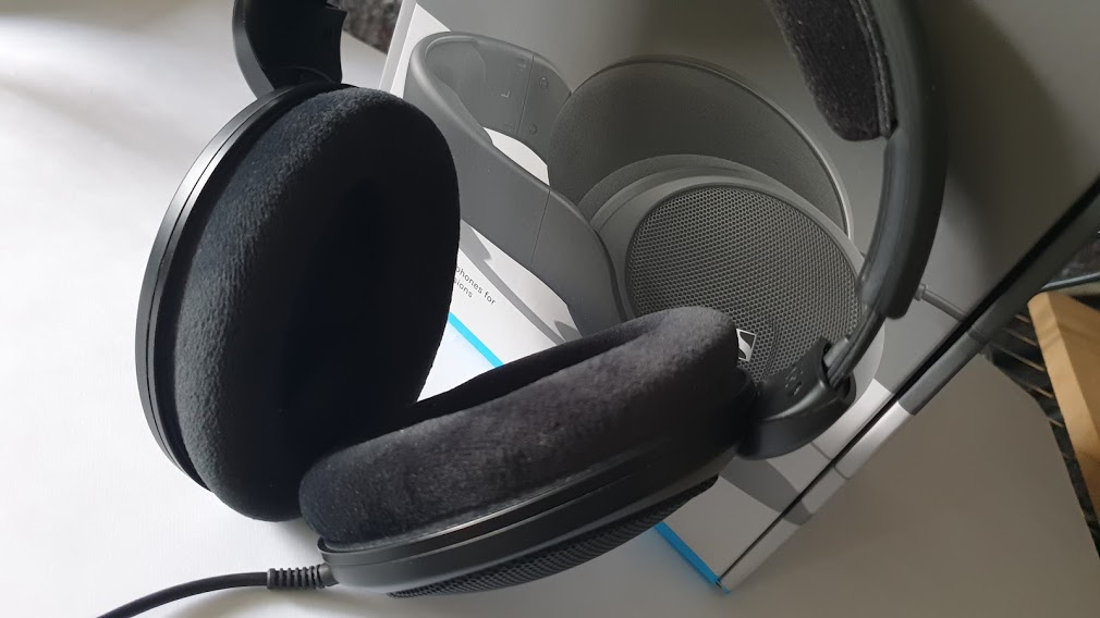 Hogyan kell bekapcsolni a fejhallgatót vezeték nélküli módon. Funkciók Bluetooth fülhallgató