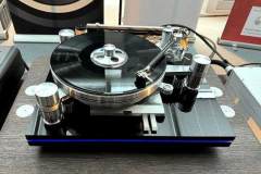 Oracle-Audio-legendary-Delphi-Turntable