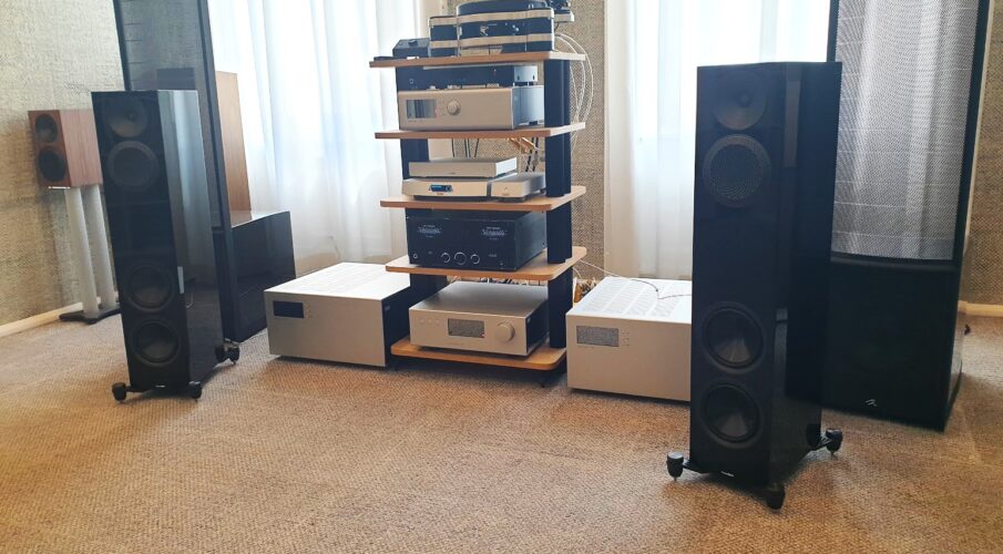 Paradigm - Premier 820F V2 hangsugárzó
